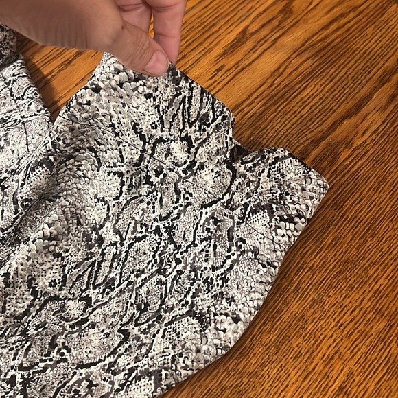 Elizabeth by Liz Claiborne Button Down - Picture 11 of 11